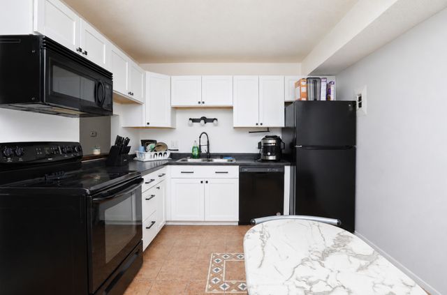 1120 E 6th Street 8, Des Moines, IA 50316