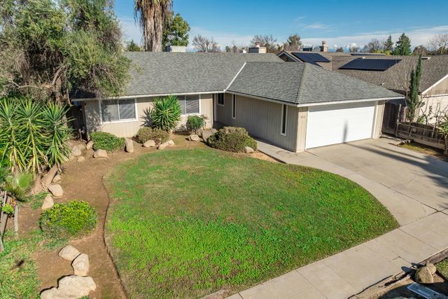 1413 Wrenwood Way, Madera, CA 93638