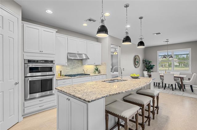 6717 CHESTER TRAIL, Bradenton, FL 34202