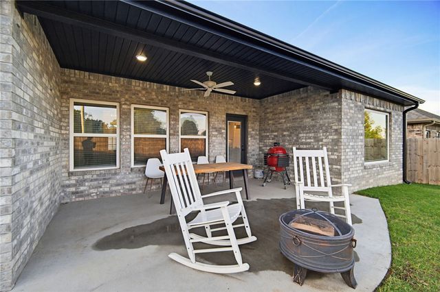 1341 Sessile Oak Way, Bentonville, AR 72713