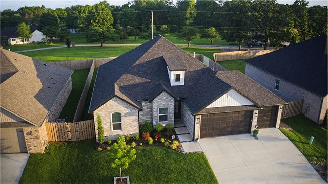 1341 Sessile Oak Way, Bentonville, AR 72713