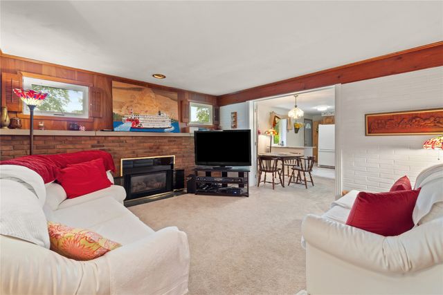 2815 MIDLAND Drive, Erie, PA 16506
