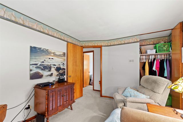 2815 MIDLAND Drive, Erie, PA 16506