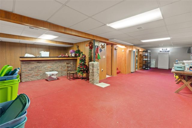 2815 MIDLAND Drive, Erie, PA 16506