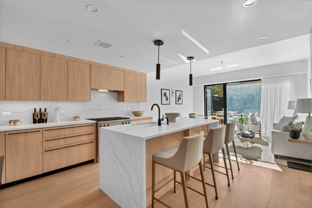 24 HUNTINGTON Street, New York City, NY 11231