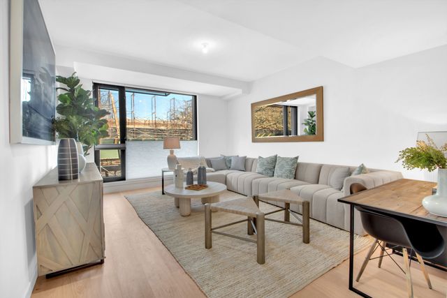 24 HUNTINGTON Street, New York City, NY 11231