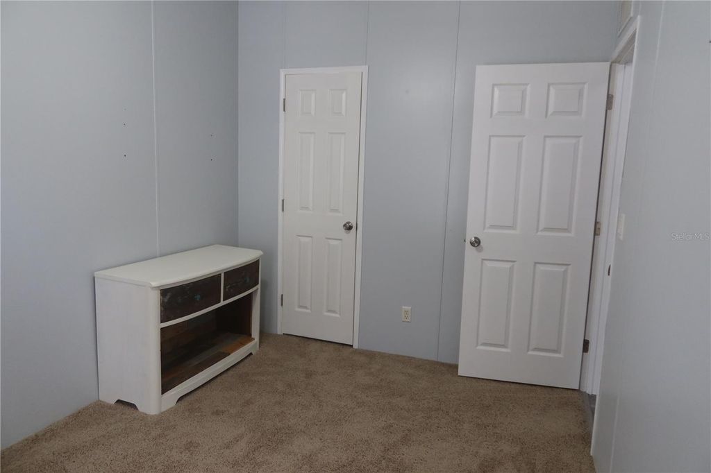 Image 6 of property listing at 25157 BUTTONWOOD DRIVE, Astatula, FL 34705