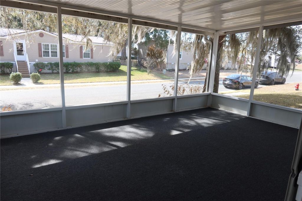 Image 8 of property listing at 25157 BUTTONWOOD DRIVE, Astatula, FL 34705