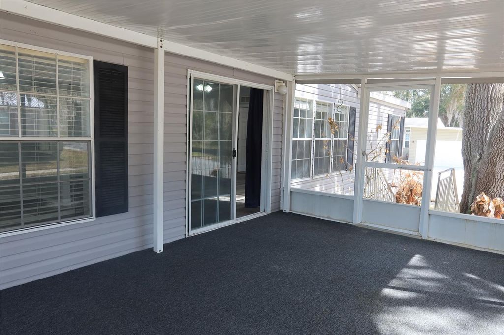 Image 9 of property listing at 25157 BUTTONWOOD DRIVE, Astatula, FL 34705