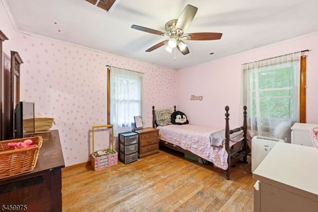 74 Trinity St, Newton Town, NJ 07860