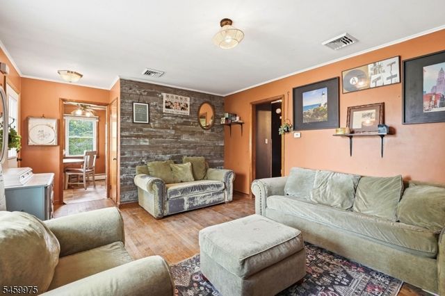 74 Trinity St, Newton Town, NJ 07860