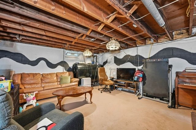 74 Trinity St, Newton Town, NJ 07860