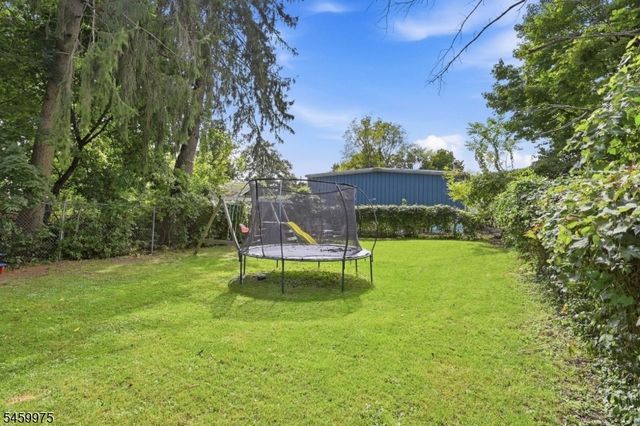 74 Trinity St, Newton Town, NJ 07860