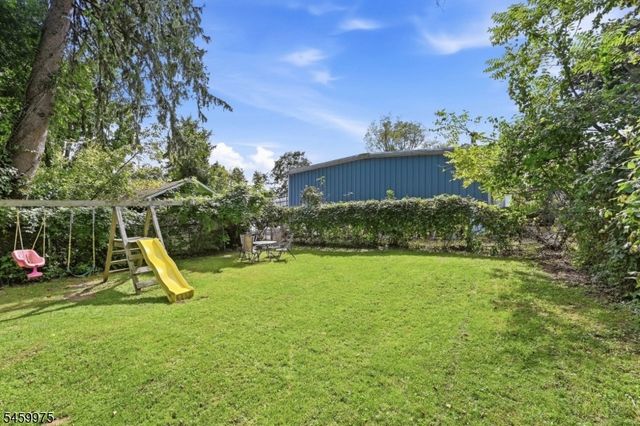 74 Trinity St, Newton Town, NJ 07860