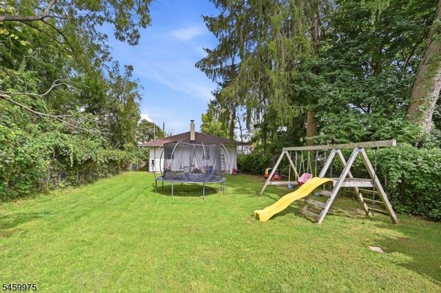 74 Trinity St, Newton Town, NJ 07860