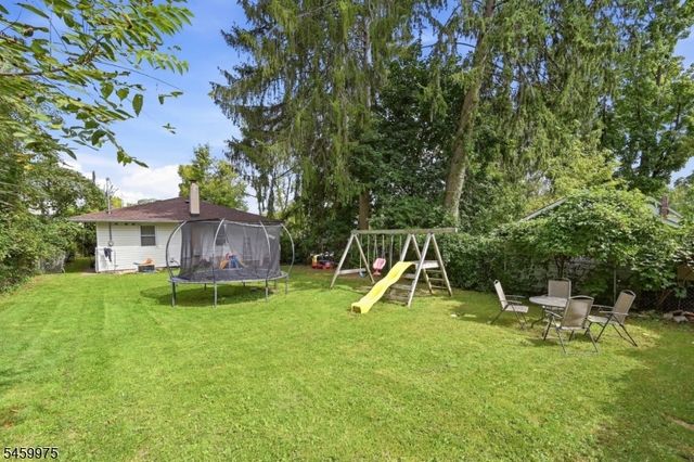 74 Trinity St, Newton Town, NJ 07860