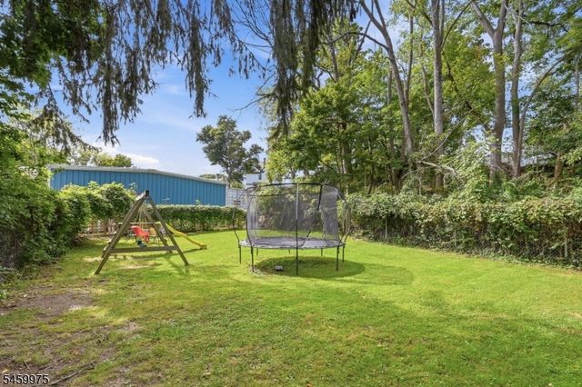 74 Trinity St, Newton Town, NJ 07860
