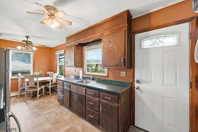 74 Trinity St, Newton Town, NJ 07860