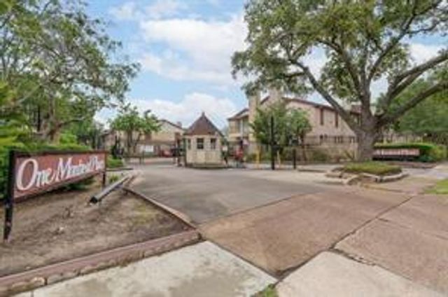 2120 El Paseo Street 620, Houston, TX 77054