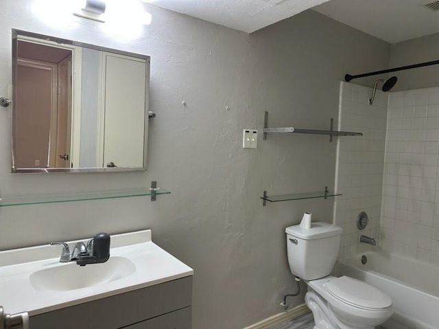 2120 El Paseo Street 620, Houston, TX 77054
