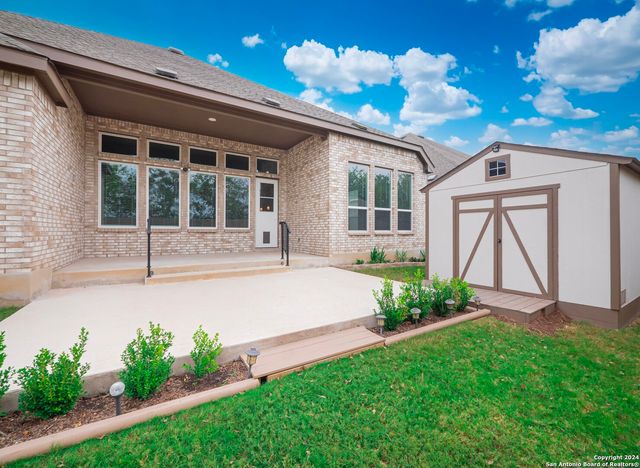 2231 Meadow Way St, New Braunfels, TX 78132