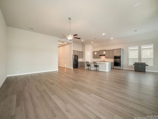 2231 Meadow Way St, New Braunfels, TX 78132