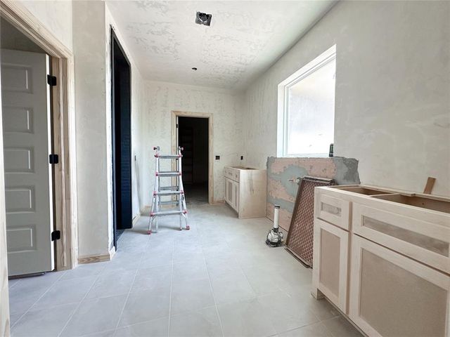 8132 Amber Ridge Drive, Edmond, OK 73034