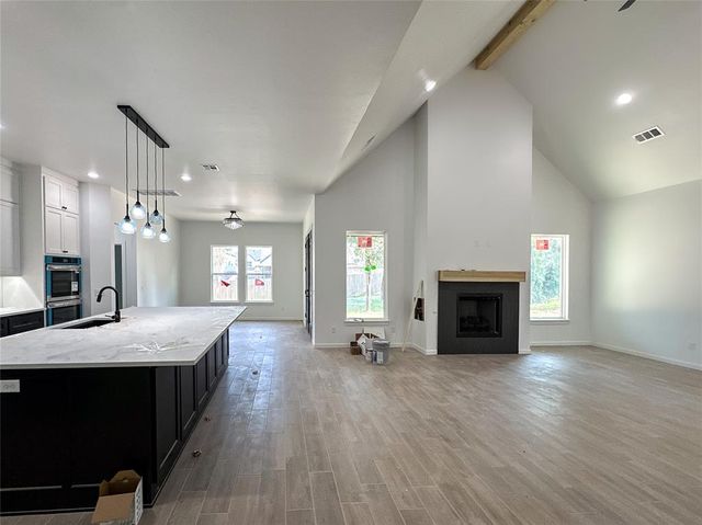 8132 Amber Ridge Drive, Edmond, OK 73034