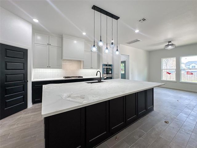 8132 Amber Ridge Drive, Edmond, OK 73034