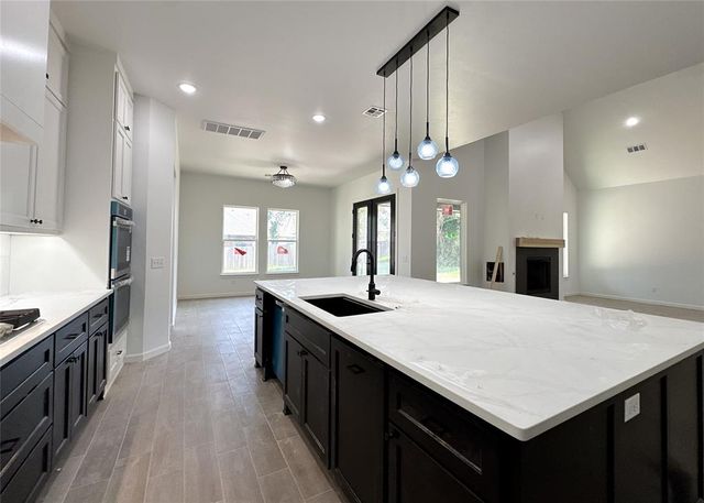 8132 Amber Ridge Drive, Edmond, OK 73034