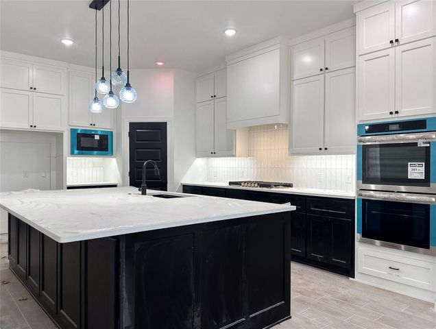 8132 Amber Ridge Drive, Edmond, OK 73034