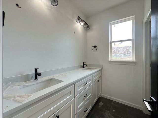 8132 Amber Ridge Drive, Edmond, OK 73034