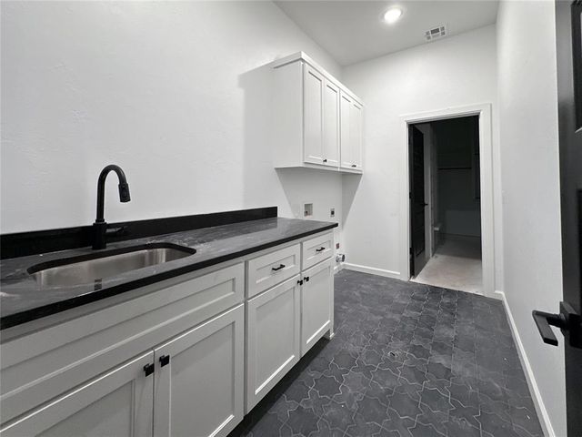 8132 Amber Ridge Drive, Edmond, OK 73034