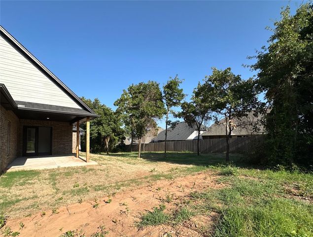 8132 Amber Ridge Drive, Edmond, OK 73034