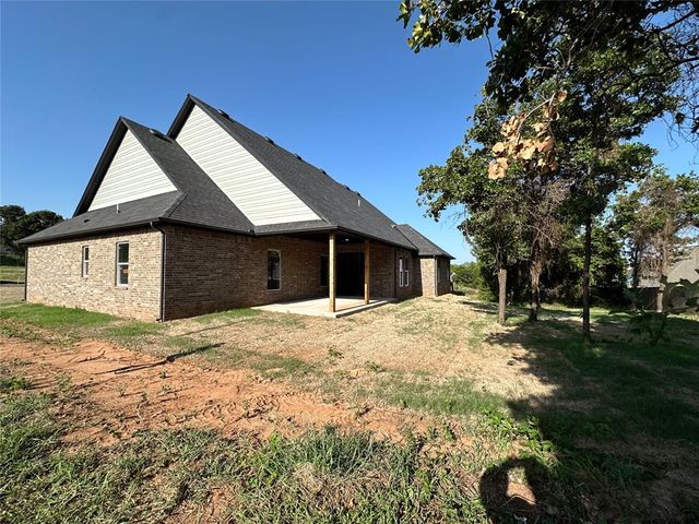 8132 Amber Ridge Drive, Edmond, OK 73034