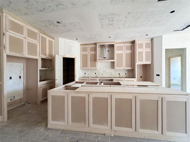 8132 Amber Ridge Drive, Edmond, OK 73034