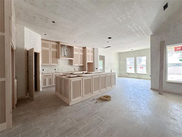 8132 Amber Ridge Drive, Edmond, OK 73034
