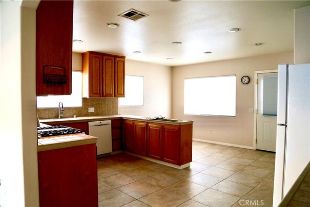 4813 Topanga Canyon, Woodland Hills, CA 91364