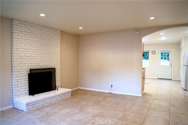 4813 Topanga Canyon, Woodland Hills, CA 91364