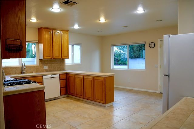 4813 Topanga Canyon, Woodland Hills, CA 91364