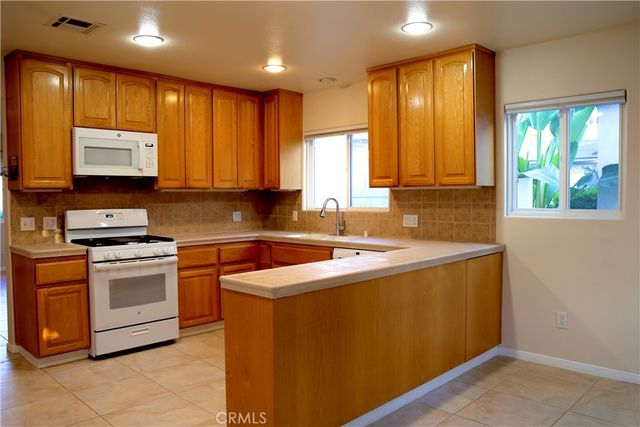 4813 Topanga Canyon, Woodland Hills, CA 91364