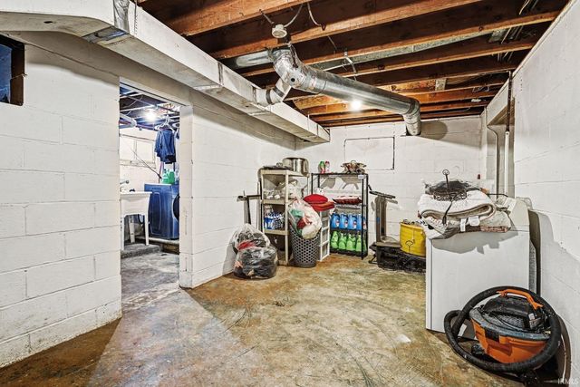 52565 Lynnewood Avenue, South Bend, IN 46628