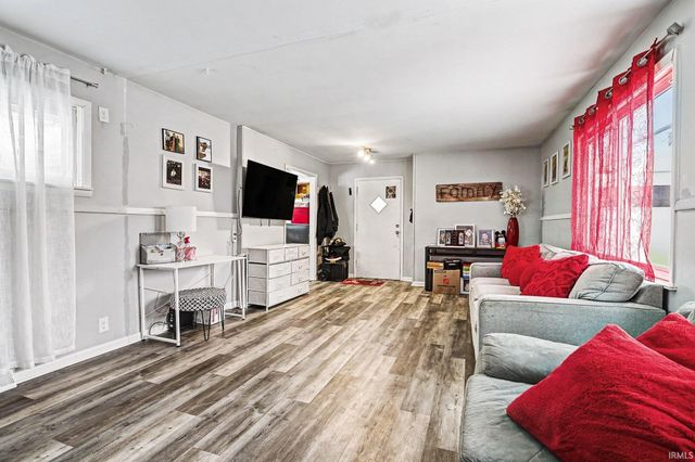 52565 Lynnewood Avenue, South Bend, IN 46628