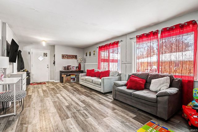 52565 Lynnewood Avenue, South Bend, IN 46628