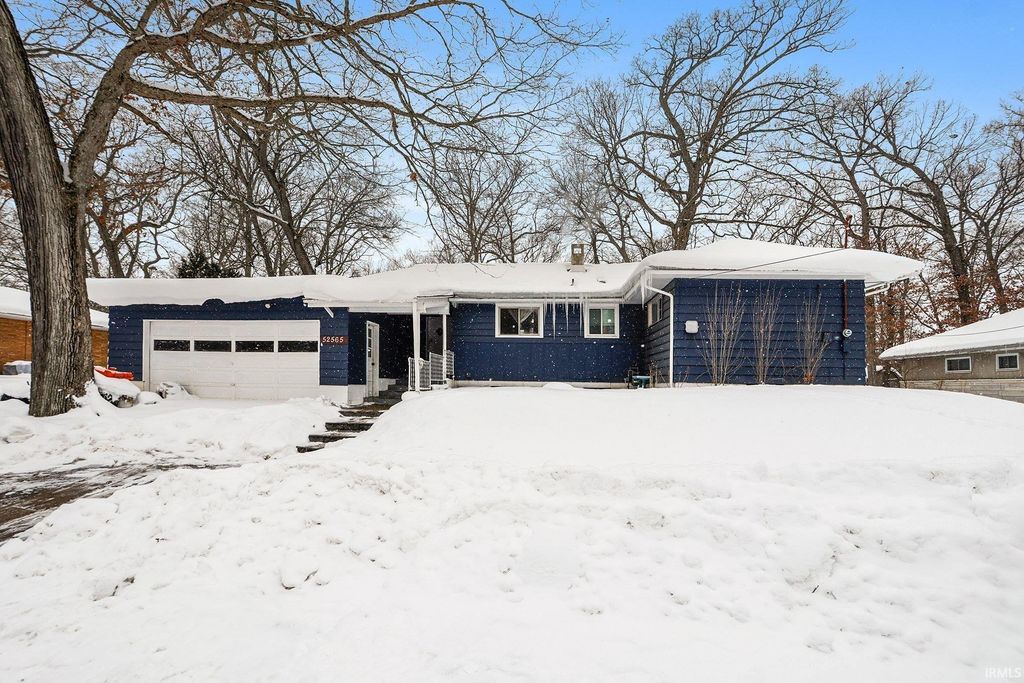 52565 Lynnewood Avenue, South Bend, IN 46628