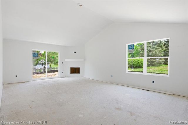 757 Nelsons Ridge 2, Howell, MI 48843