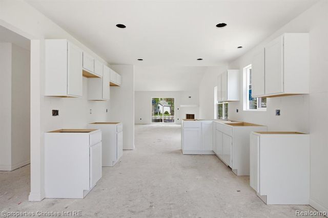 757 Nelsons Ridge 2, Howell, MI 48843