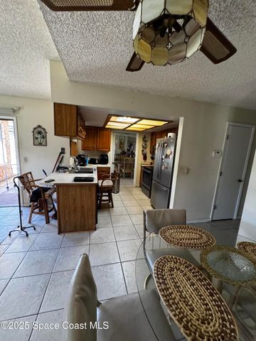 286 Emerson Drive NW, Palm Bay, FL 32907