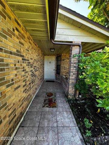 286 Emerson Drive NW, Palm Bay, FL 32907