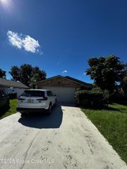 286 Emerson Drive NW, Palm Bay, FL 32907